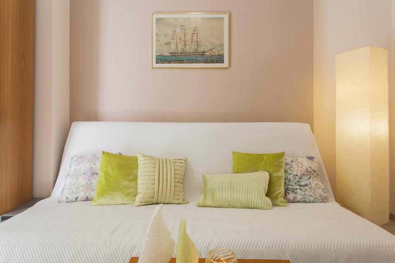 Central Apartment At Plaka 1 Bed For 2 Pers Athens Luaran gambar