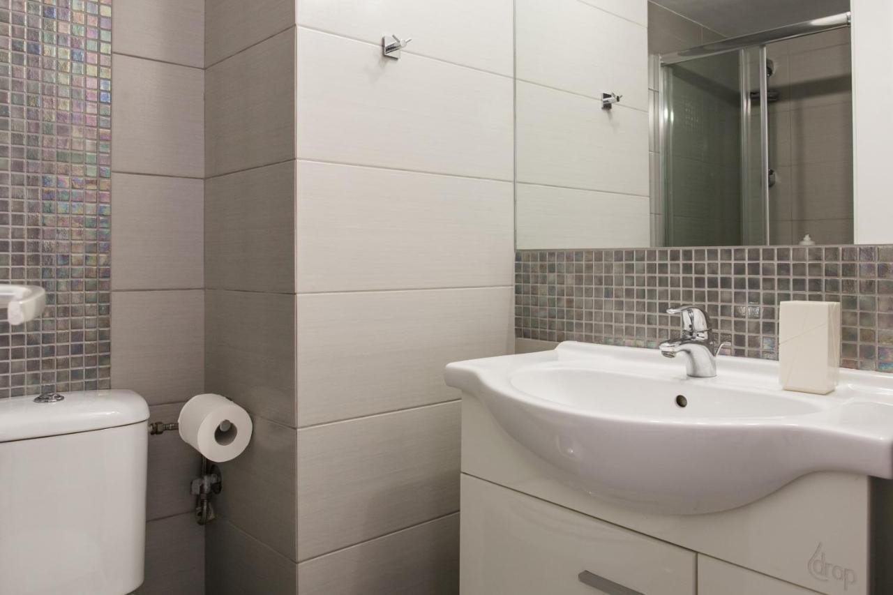 Central Apartment At Plaka 1 Bed For 2 Pers Athens Luaran gambar