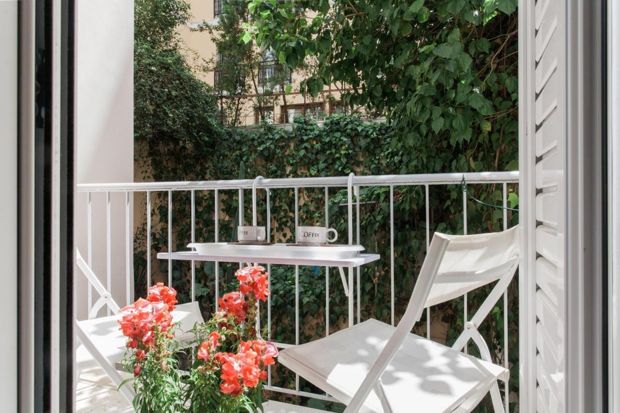 Central Apartment At Plaka 1 Bed For 2 Pers Athens Luaran gambar